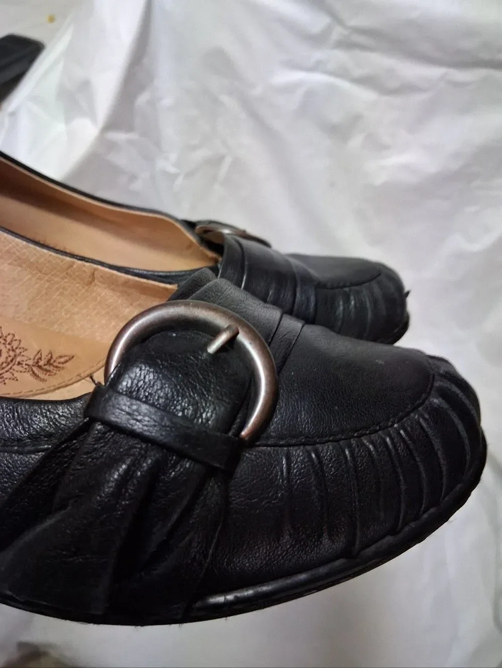 Sofft Black Loafer Style W/ Small Heel Size 9.5 Preowned